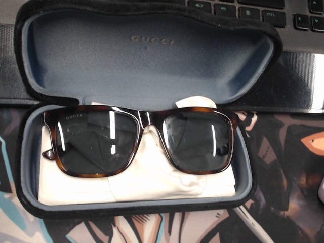 Lunette de soleil gucci
