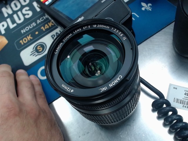 Wide angle zoom lens ef-s 1:3.5-5.6 is
