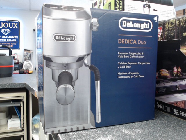 Delonghi dedica duo espresso machine