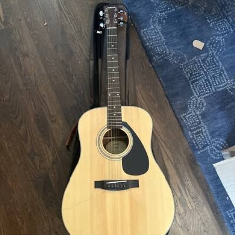 Guitare acoustique electrique yamaha