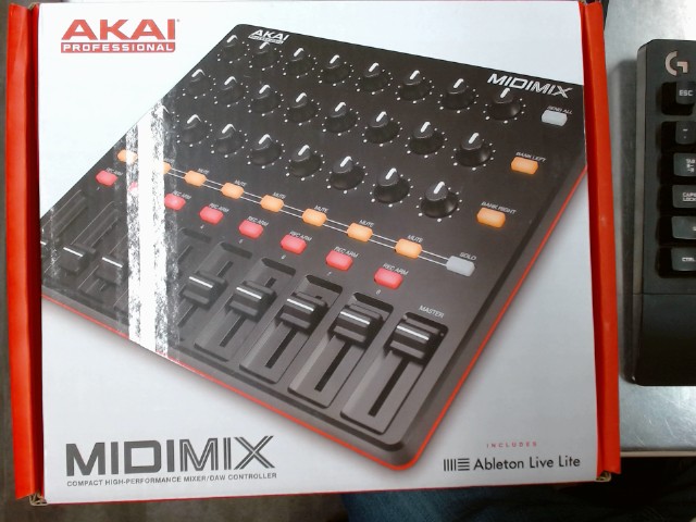 Table de mix akai