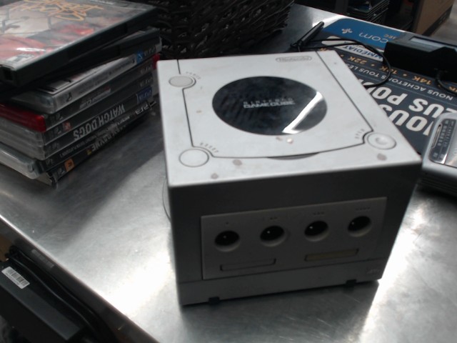 Gamecube no cables no controllers grey