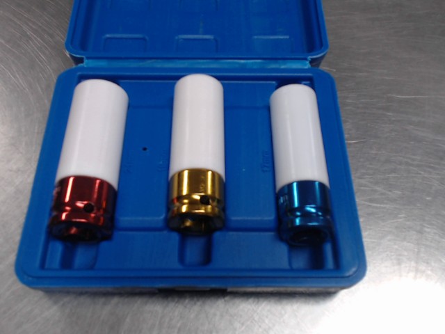 3x douilles 1/2 metric case bleu
