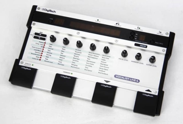 Vocalist guitar pedal
