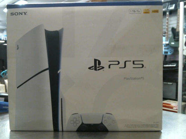 Ps5 slim 1 tb en boite avec acc