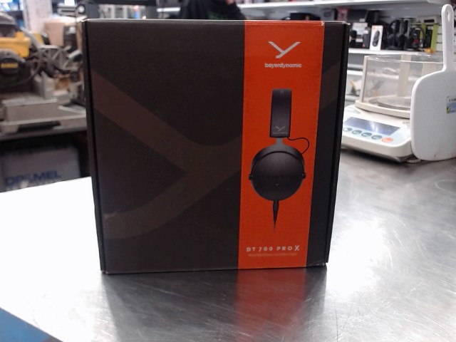 Casque studio bonne etat+bo