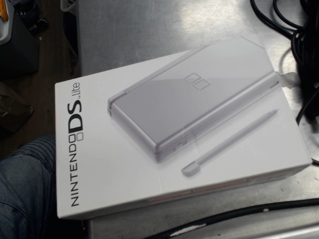 Nintendo ds lite en boite