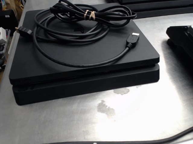 Ps4 slim + fil