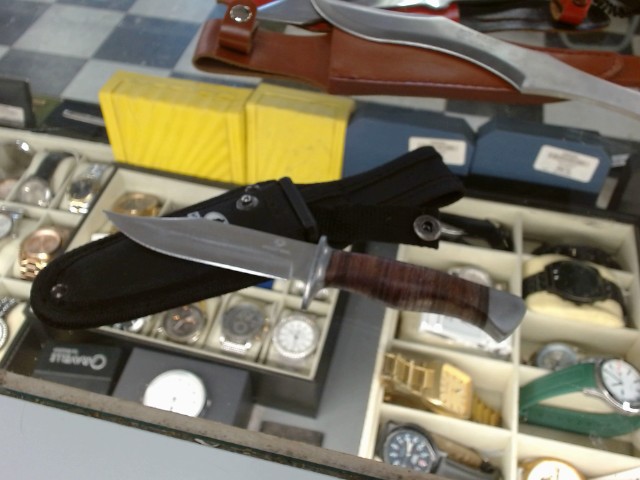 Small hunting knife