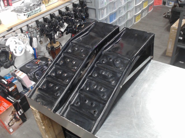 Paire rampe pour auto(metal)