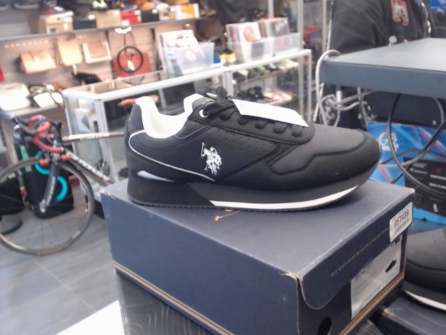 Polo noir sneakers