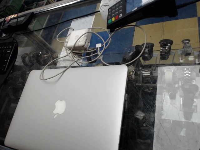 Macabook air 256gb 4gb 13in