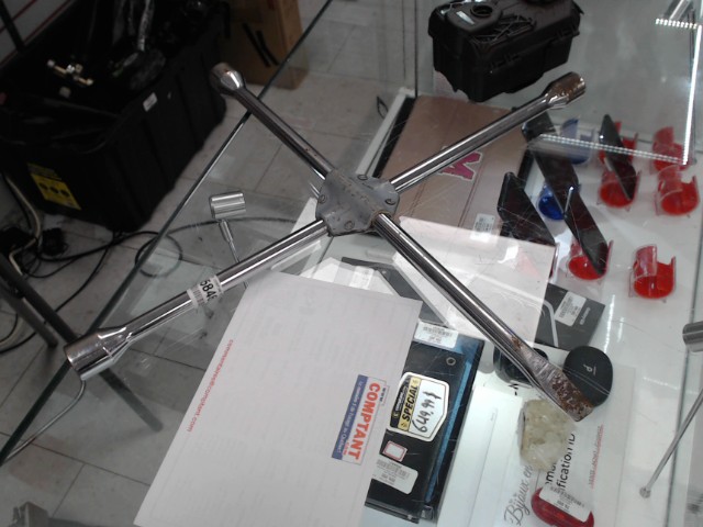 Universal lug