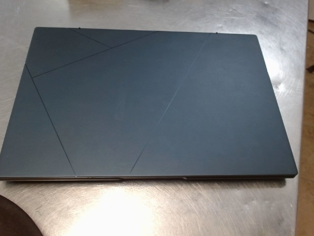 I7-1260p 16gram 512gbssd laptop sans cha