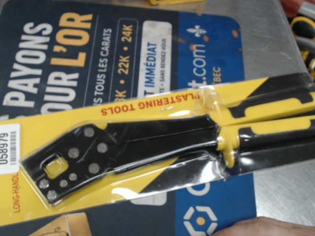 Long-handle stud crimper