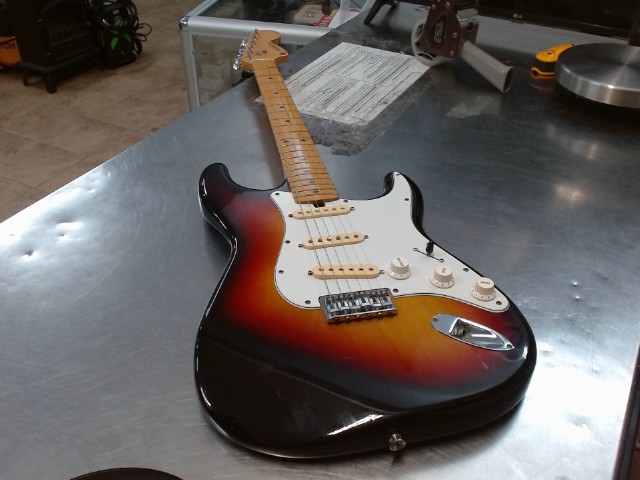 Guitare electrique ds case dur