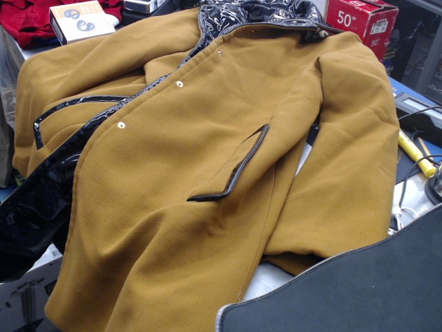 Jacket jaune versace x goyard fake