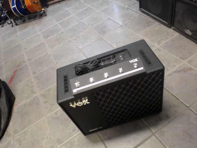 Amplificateur de guitare avec effets+fs
