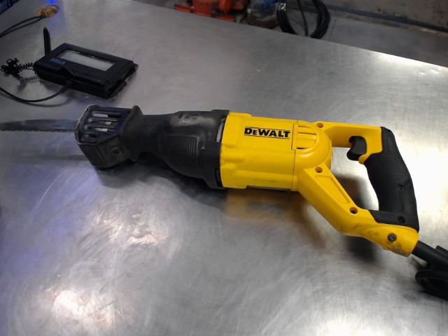 Sawzall dewalt en fil