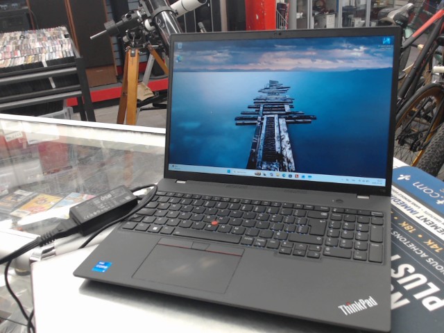 Portable i5-1335u 500g ssd 16gbram ddr5