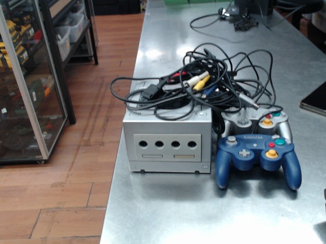 Gamecube + 2 manettes