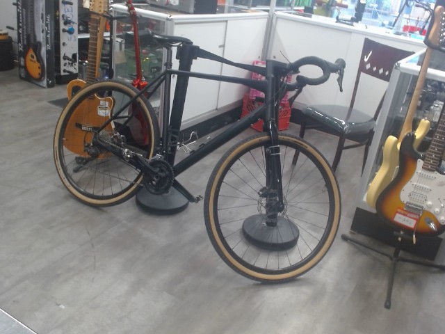 Gravel bike noire