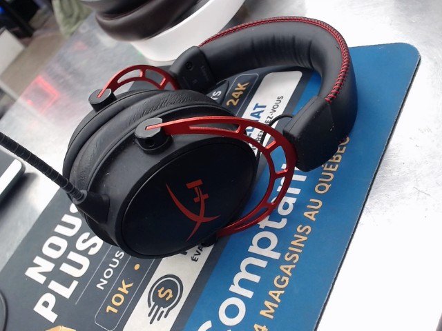 Gaming headset hyper x cloud alpha