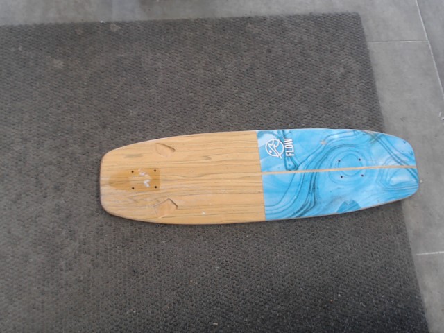 Planche de skateboard pas d'acc