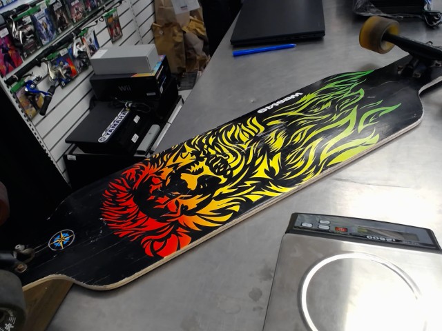Long bord west 49 avec tete de lion