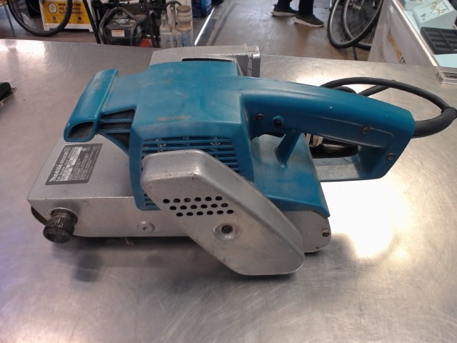 Belt sander makita