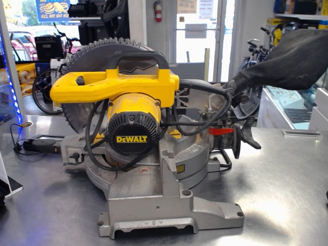 Scie a onglet dewalt