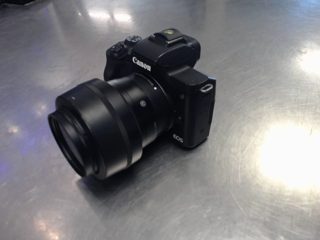 Canon eos m50 avec lentille sigma 30mm
