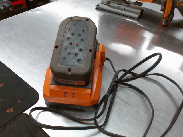 Batterie avec chargeur