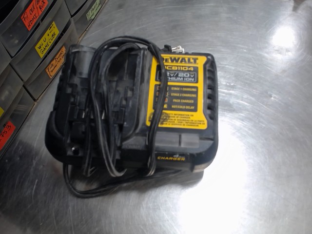 Chargeur dewalt 12/20v a fil