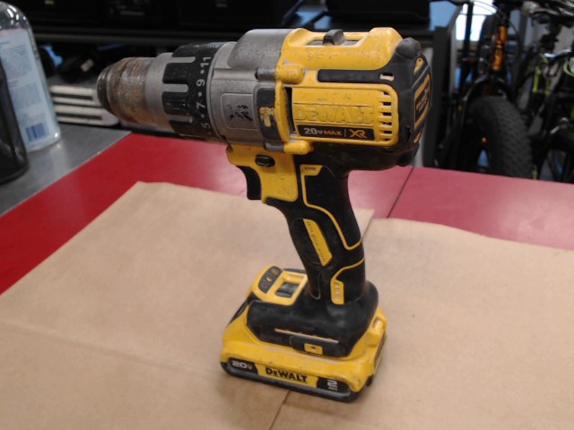 Perceuse 20v+batterie no chargeur