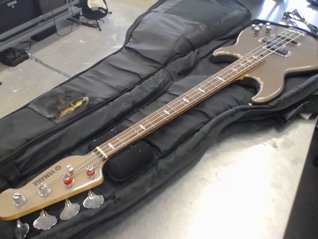 Guitar bass bb614