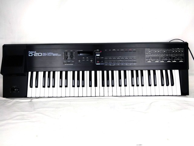 Piano roland d20