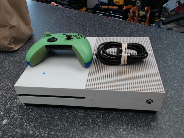 Xbox one s avec man et fils