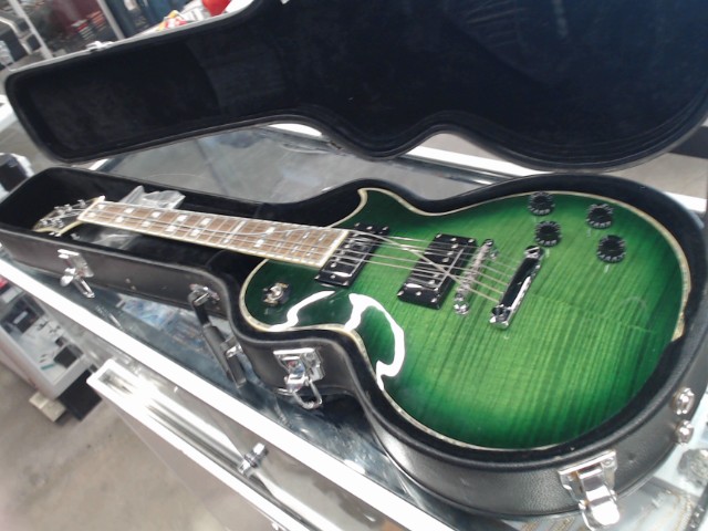Carparelli s4 green en case corde bris�