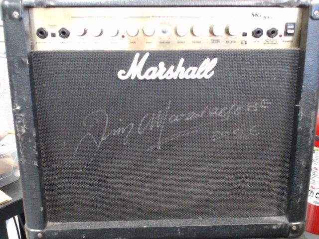 Ampli noir maganer