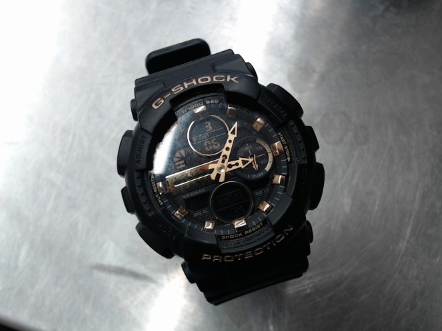 Montre digitale casio noir gold