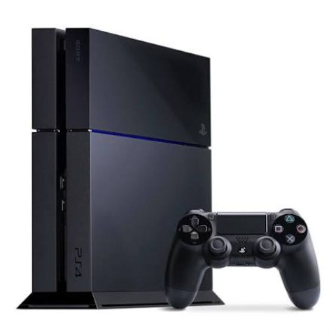 Ps4 avec 3 manette et 4 jeux