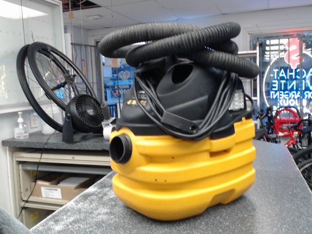Shop vac 4 gallons 5.5 peak hp