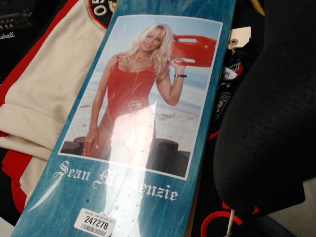 Skate board pamela anderson