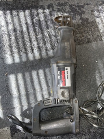 Sawzall black&decker noir fillaire