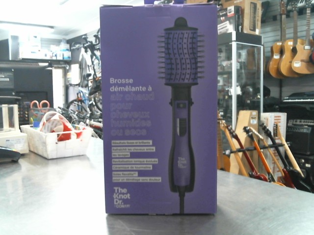 Brosse demelante neuf en boite mauve