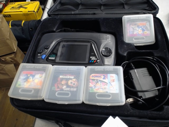Sega game gear avec 4 jeux sonic