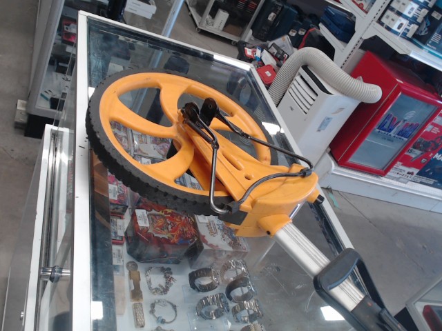 Telescopic distance measuring wheel