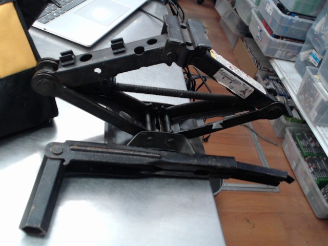 Petit jack pour voiture