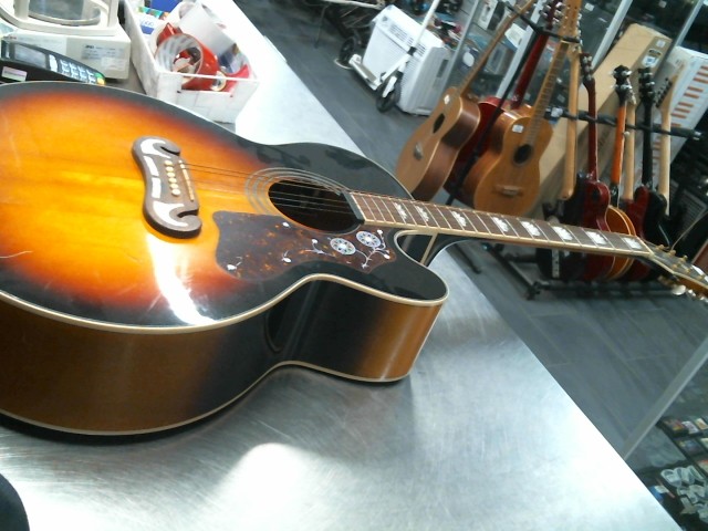 Guitare acoustique motif floral *crack�*
